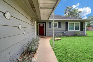  Kingwood Cottage - 10 mins from IAH - Lake Front