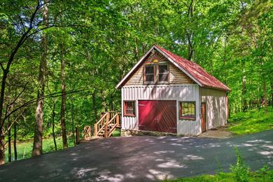 Holiday home Creekside Cabin about 10 Mi from Bowling Green!