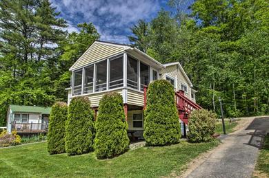 Holiday home Homey Laconia Home with Private Porch and Grill