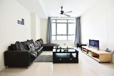 Апартаменты High Floor, Comfy 3BR Taragon Puteri Bintang, FREE Parking