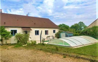  Nice Home In Briare With Wifi, Heated Swimming Pool And Sauna
