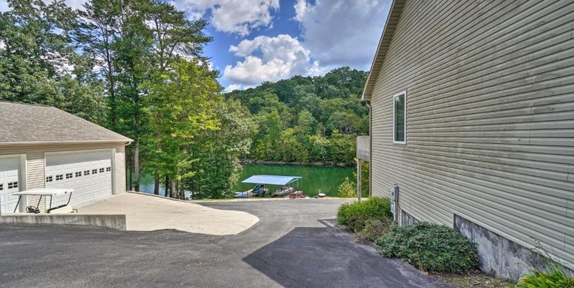 Дом отдыха Caryville Home with Private Dock and Norris Lake Views