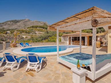 Holiday home Serene Holiday Home in Callosa d' Ensarria with Private Pool