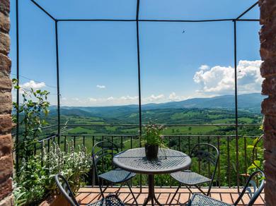 Holiday home Majestic Holiday Home in Montecastelli with Terrace