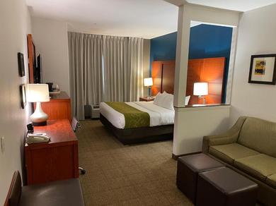 Отель Comfort Suites Lake Charles