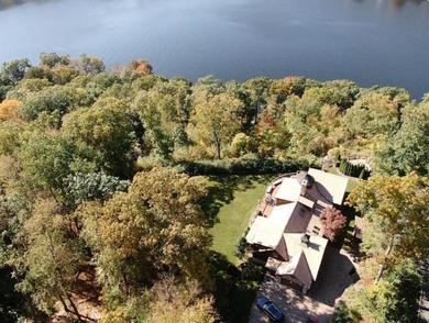 Holiday home Exclusive High End Candlewood Lake retreat