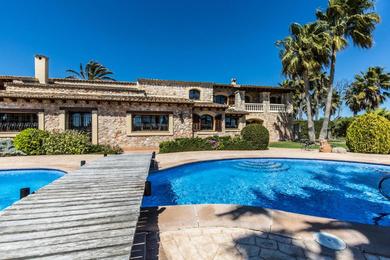 Villa Rent Your Luxury 6 Bedroom Villa with Jacuzzi, Mallorca Villa 1067