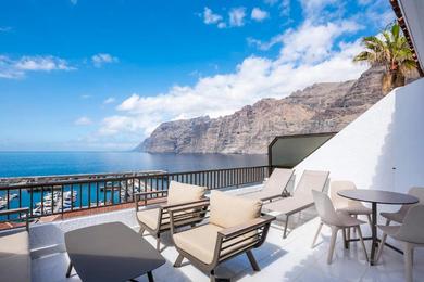 Апартаменты Vacation home with stunning ocean and cliff views