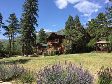 Гостевой дом Rocky Mountain Lodge