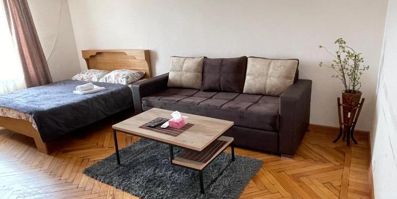Apartments Lovely 1-bedroom rental unit — Yerevan city center