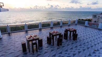 Hotel Ruvisha Beach Hotel