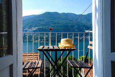 Апартаменты ALTIDO Cosy Apt for 4 with Balcony and View of Lake Como
