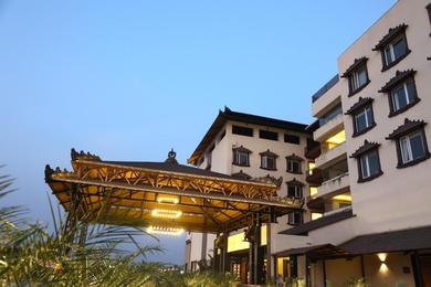 Hotel Shyama Sarovar Portico