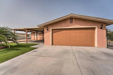 Holiday home Updated Family Home - 2 Blocks to Colorado River!