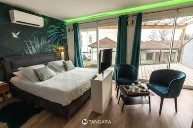 Love hotel Tangara