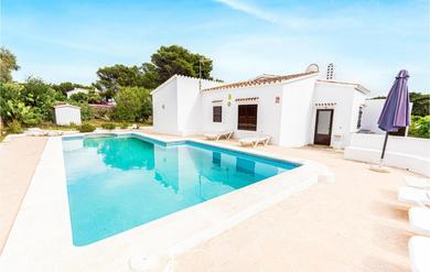Awesome home in Mercadal with Outdoor swimming pool, WiFi and 3 Bedrooms