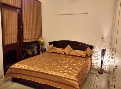 Guest house Large,Safe BD,5 min METRO,Free WIFi