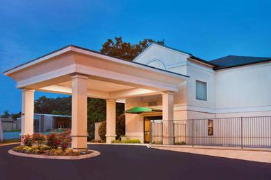 Hotel Super 8 by Wyndham Ft. Oglethorpe GA/Chatt TN Area