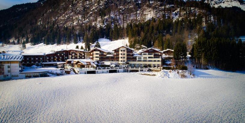Отель Hotel Alpina Wellness & Spa Resort