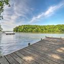 Holiday home Lake Barkley Waterfront Home with Deck and Boat Dock!