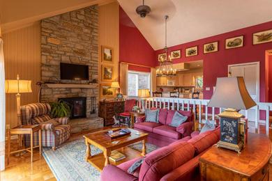 Chetola Hickory 4 - 3bd 3ba with fireplace and vaulted ceilings in the beautiful Chetola Resort