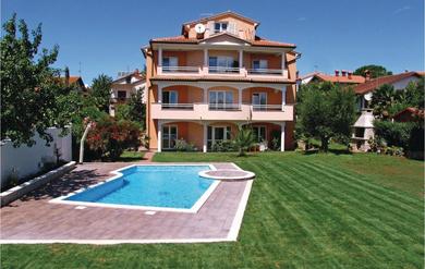 Apartments Nice apartment in Novigrad with 2 Bedrooms, Internet and Outdoor swimming pool