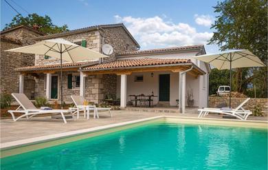 Holiday home Nice Home In Pracana Benezi With Outdoor Swimming Pool, Wifi And 2 Bedrooms