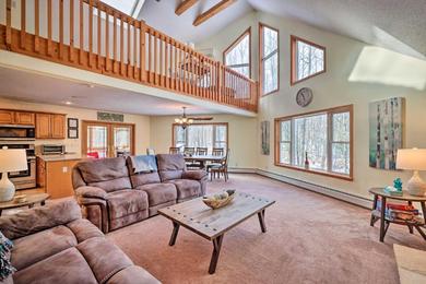 Holiday home Family-Friendly Poconos Chalet with Fireplace