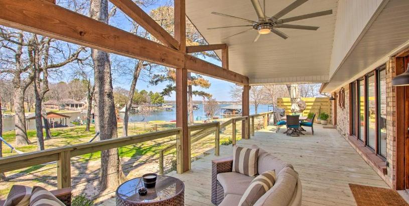 Holiday home Luxury Waterfront Getaway on Cedar Creek Lake