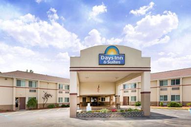 Hotel Days Inn & Suites by Wyndham Bridgeport - Clarksburg