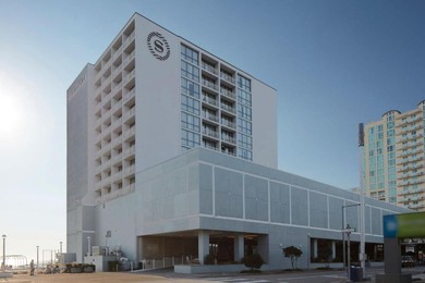 Отель Sheraton Oceanfront Hotel