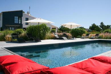 Вилла Les Portes-en-Re Villa Sleeps 14 with Pool