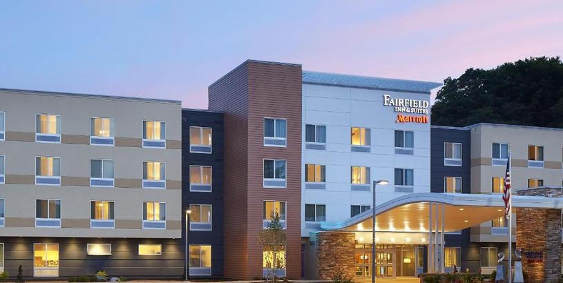 Отель Fairfield Inn & Suites by Marriott Springfield Northampton/Amherst