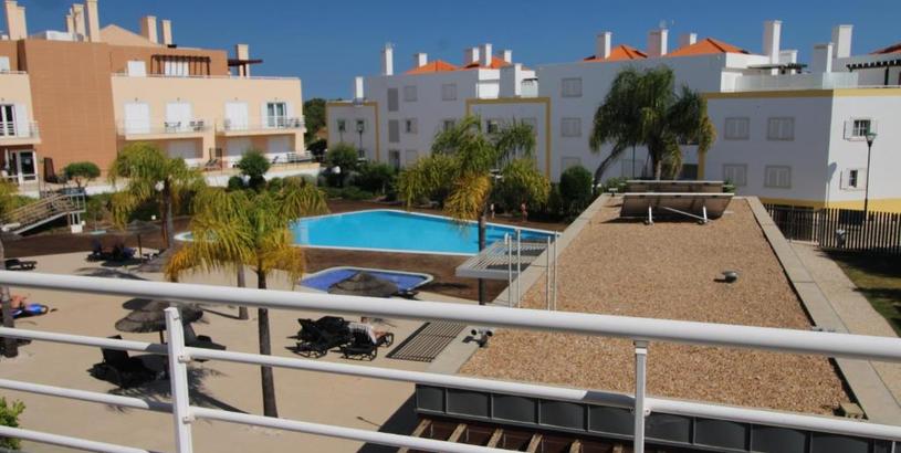 Apartments Cabanas Garden - Stunning 2 bedroom apartment - Communal Pool - 2 minuts walking to the river