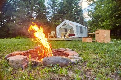 Luxury tent Tentrr Signature Site - Sugarloaf Mountain Meadows Camp on Schoharie Creek NY