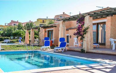 Apartments Awesome apartment in Punta Su Turrione with Jacuzzi, 1 Bedrooms and Outdoor swimming pool