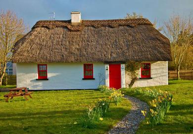 Дом отдыха Lough Derg Thatched Cottages