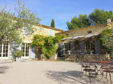 Luxurious Mansion with Swimming Pool in Vaison-la-Romaine