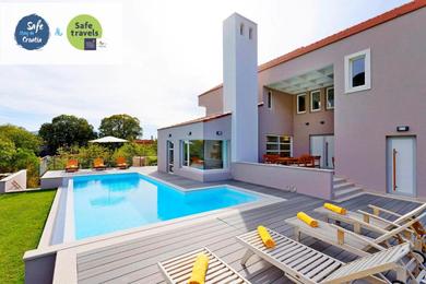 Villa Villa Jure with heated pool and electric vehicle station, mini golf,tennis court