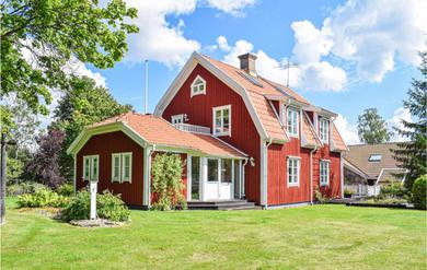 Beautiful home in Rörvik with 4 Bedrooms