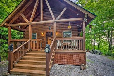 Holiday home Maggie Valley Cabin with Fire Pit, 4 Miles to Trails