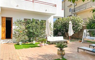 Beautiful Home In Lazzaro With 7 Bedrooms