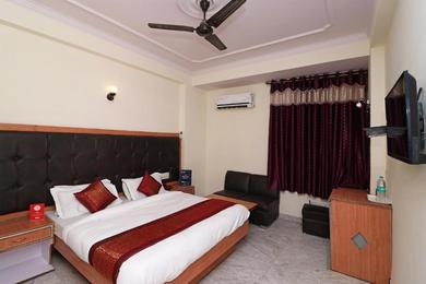 OYO Hotel Silver Shine Near Gurudwara Shri Bangla Sahib