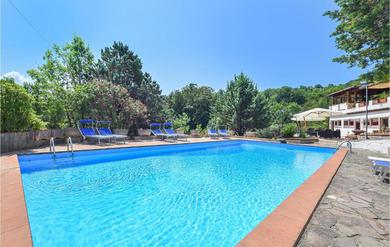 Дом отдыха Amazing home in San Mauro La Bruca with Outdoor swimming pool, WiFi and 2 Bedrooms