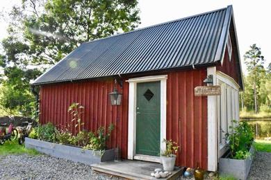 Holiday home Himlakull B&B. Near the forest with swimming pond.