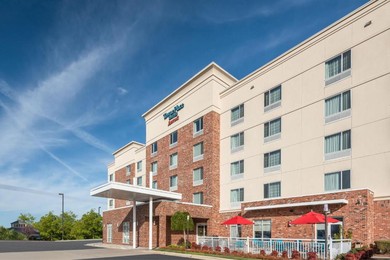 Отель TownePlace Suites by Marriott Charlotte Mooresville