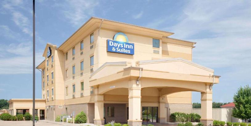Мотель Days Inn & Suites by Wyndham Russellville