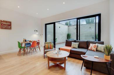 Apartments Modern Ealing Apartment with Large Private Patio