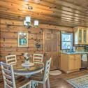 Дом отдыха Charming Waterfront Cottage with Porch and Grill!