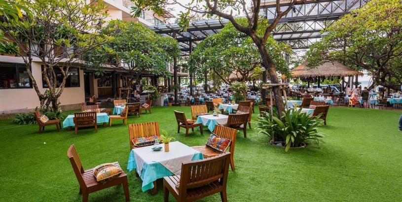 Отель Baan Laimai Beach Resort & Spa - SHA Extra Plus